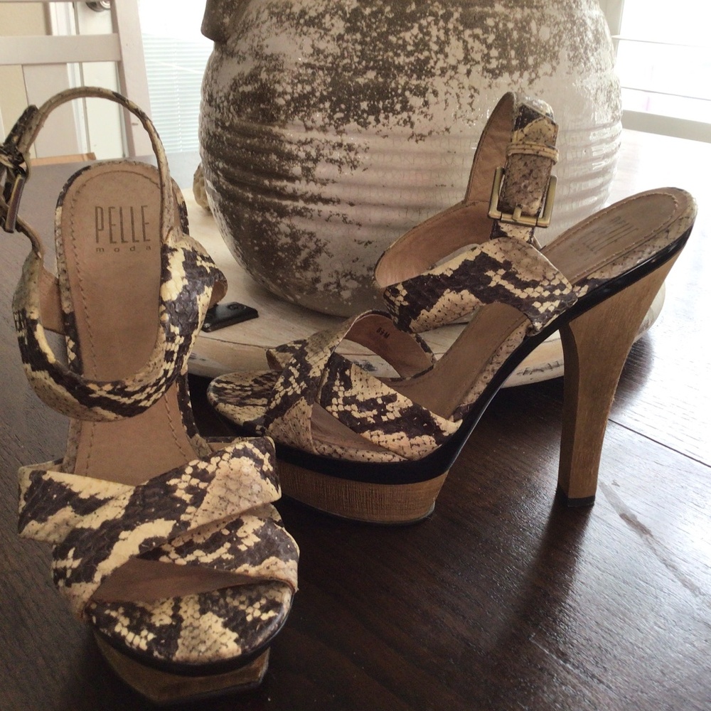 Pelle Moda faux snake skin heels. Size 8.5 M